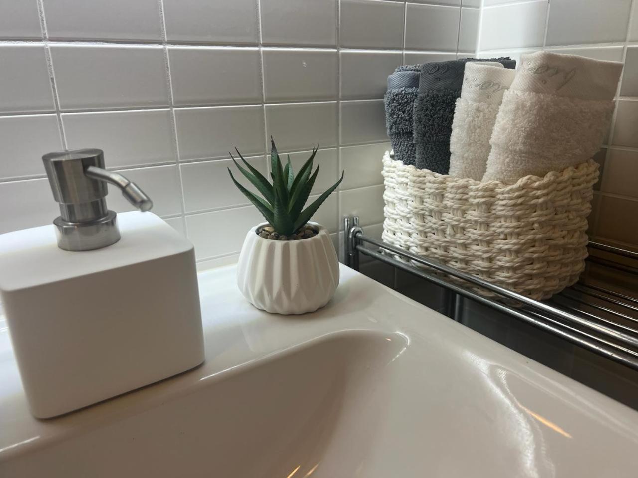 Luxury Apartment In Prague And Free Parking Exterior photo