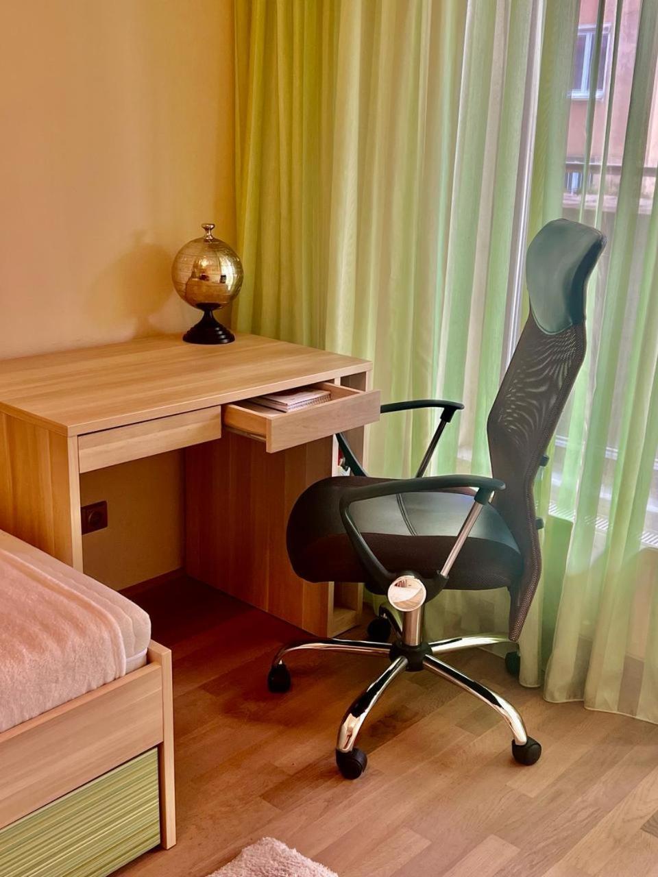 Luxury Apartment In Prague And Free Parking Exterior photo